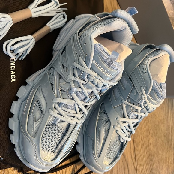 New On Box Light Blue Balenciaga Track Sneaker - Picture 10 of 15
